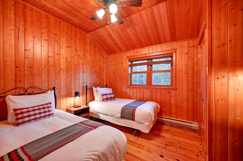 Photo of Bedroom in Mille-Isles