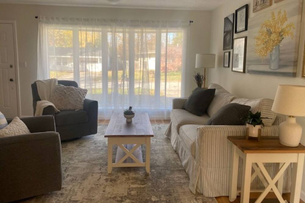 Photo of Livingroom in Lafayette