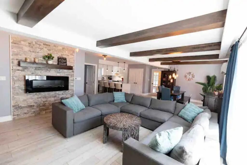 Photo of Livingroom in Bracebridge