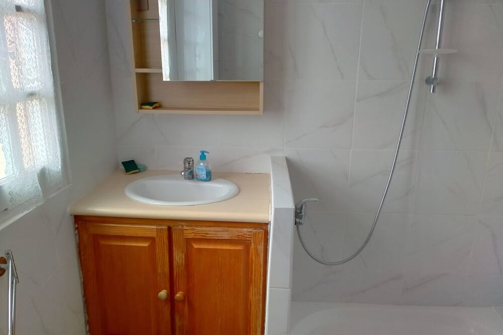 Photo of Bathroom in Pia