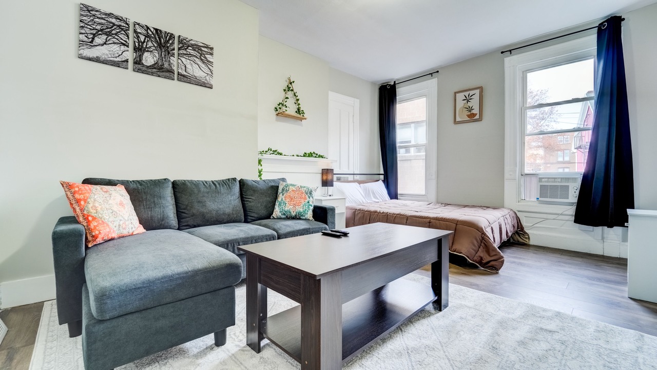 Photo of Livingroom in Downtown