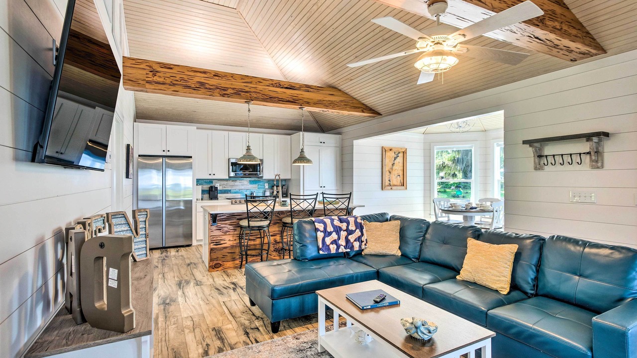 Photo of Others in Darien