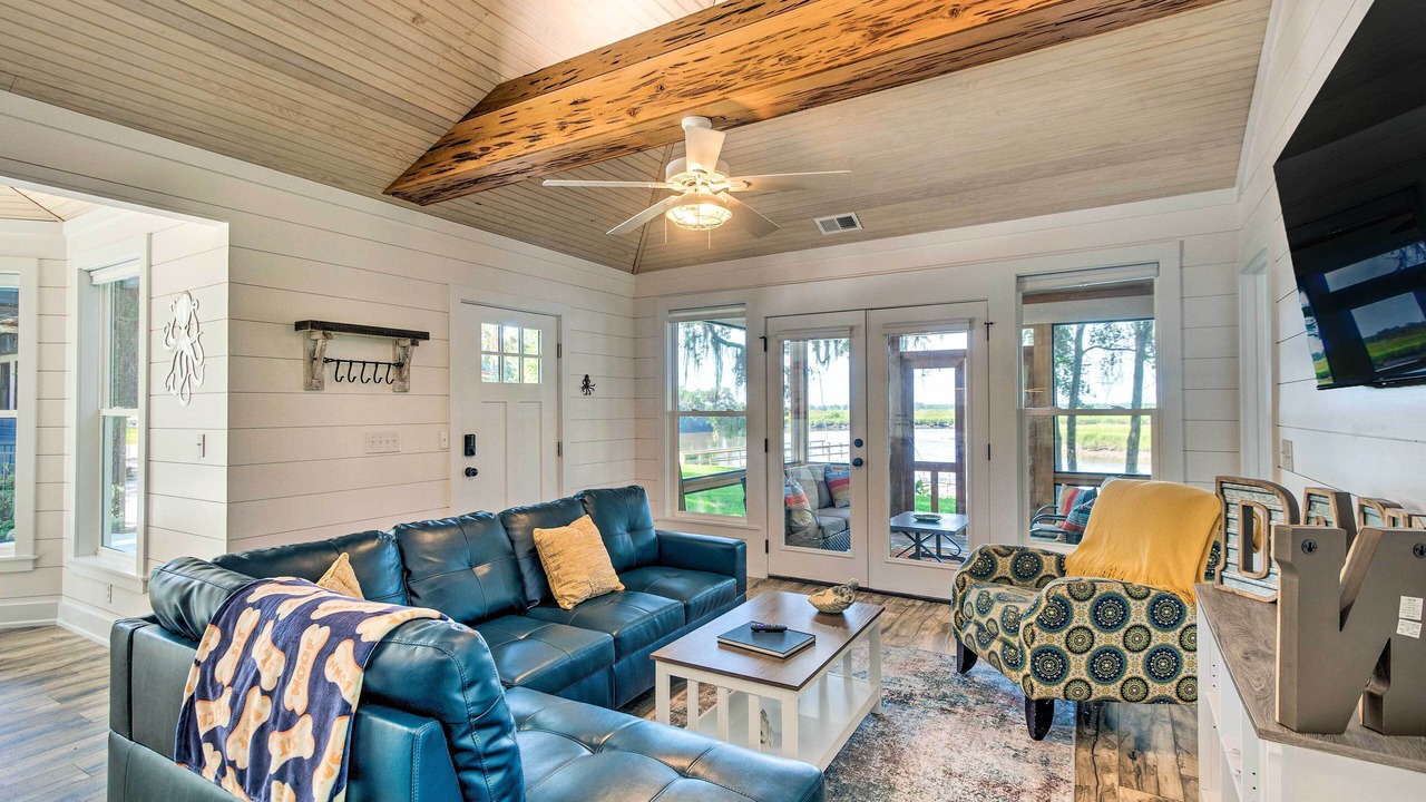 Photo of Others in Darien