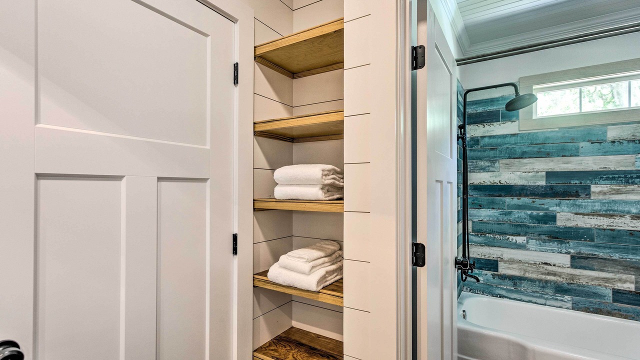 Photo of Others in Darien