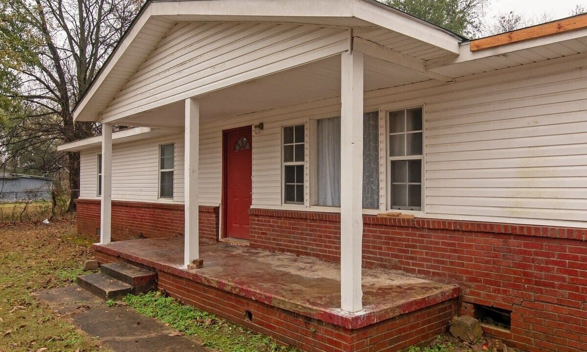 Photo of Outdoor in Poplar Grove