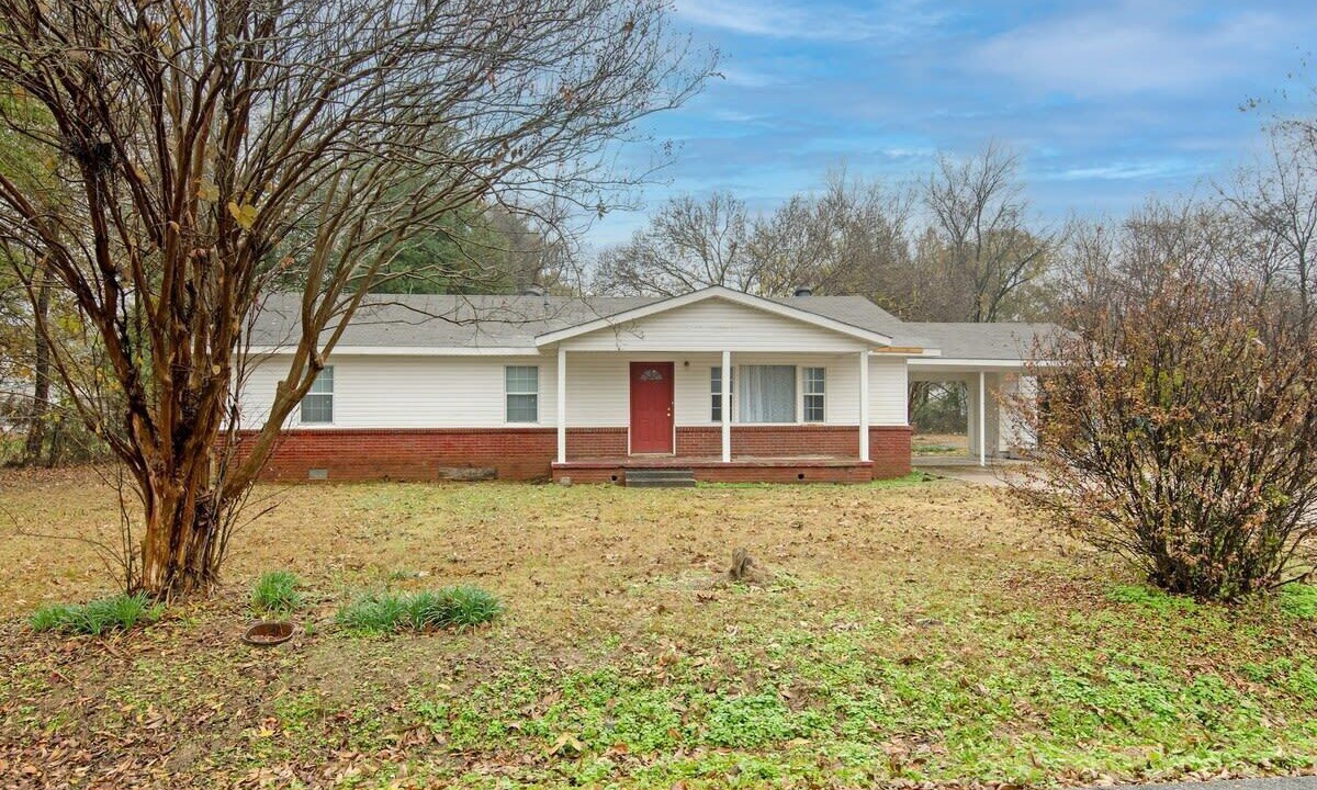 Photo of Outdoor in Poplar Grove