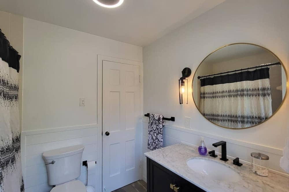 Photo of Others in Lyndhurst