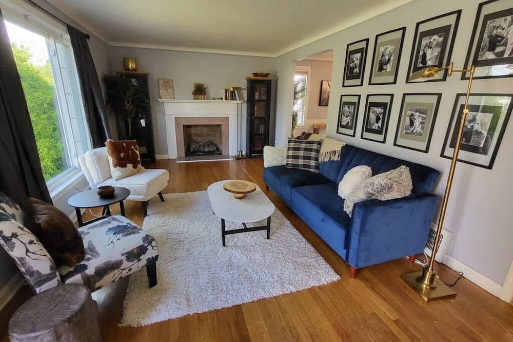 Photo of Others in Lyndhurst