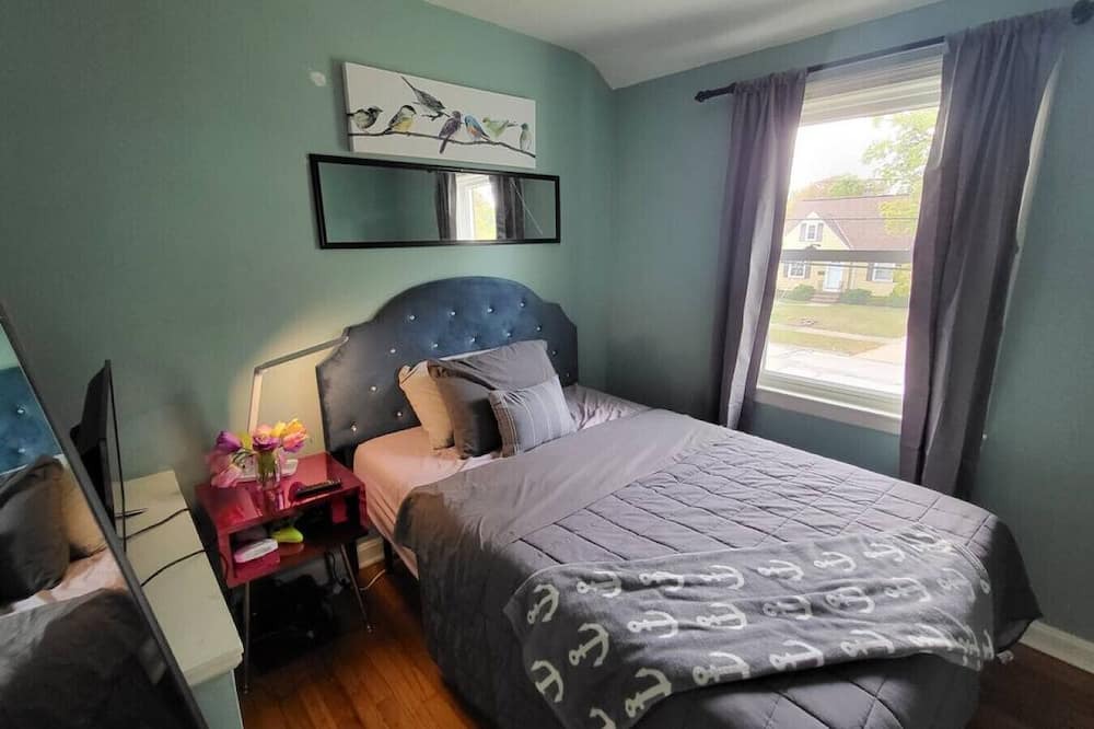 Photo of Others in Lyndhurst