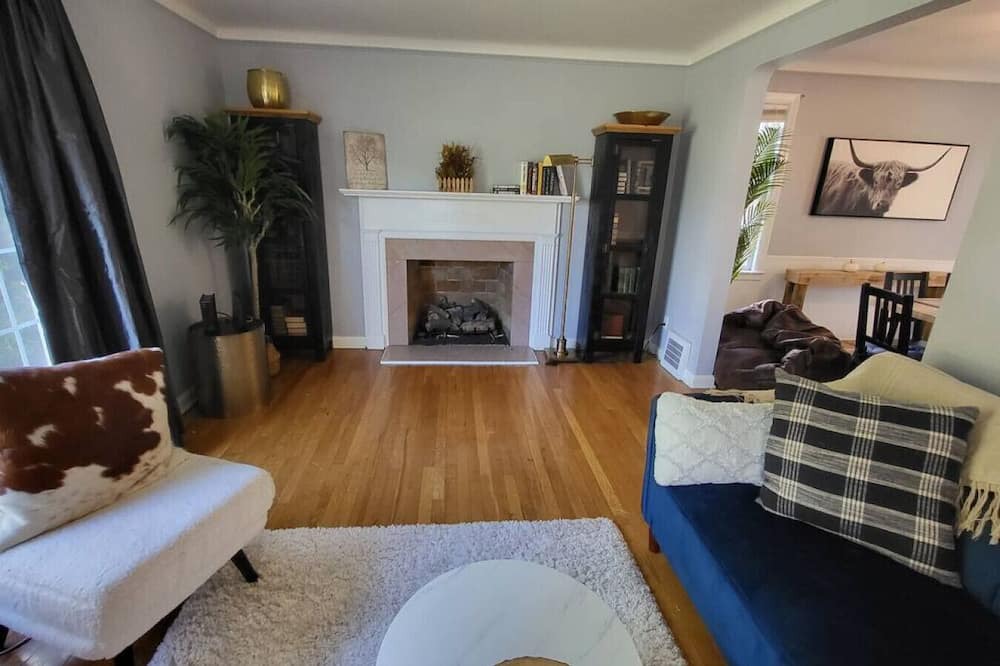 Photo of Others in Lyndhurst