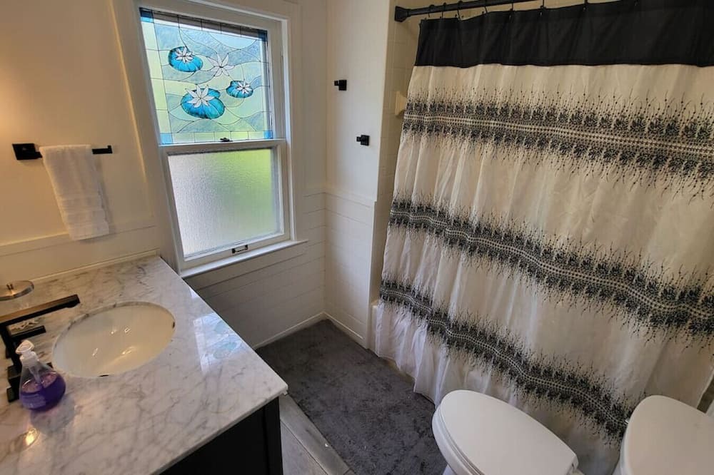 Photo of Others in Lyndhurst