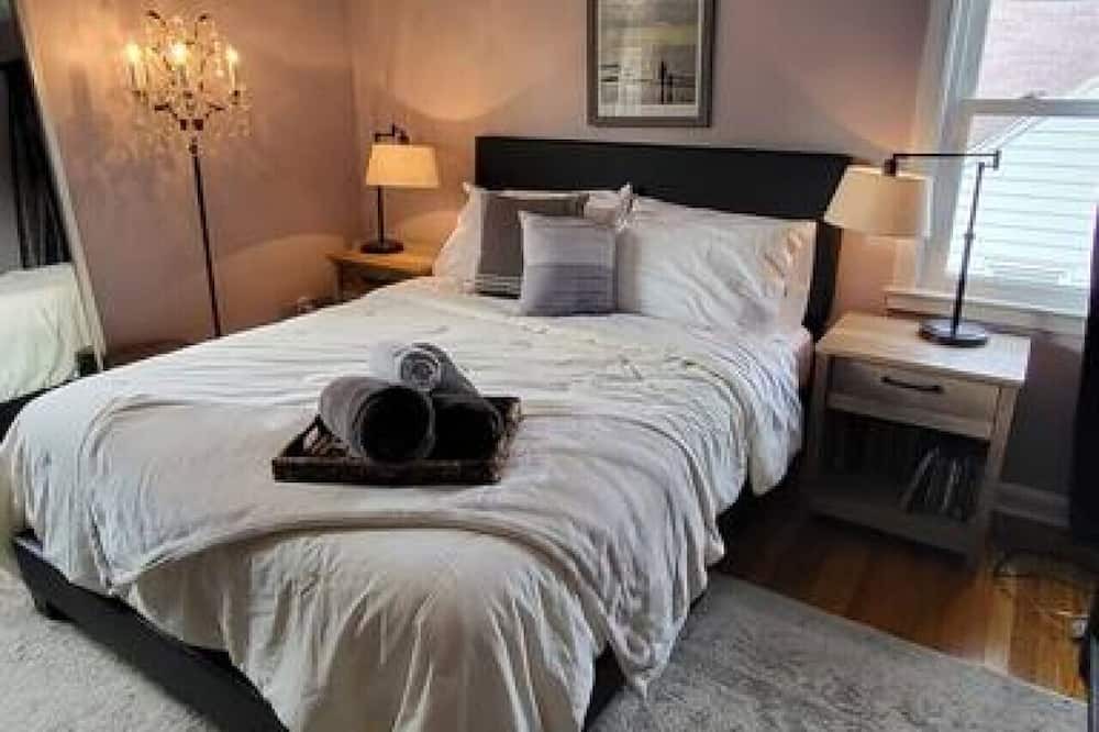 Photo of Others in Lyndhurst