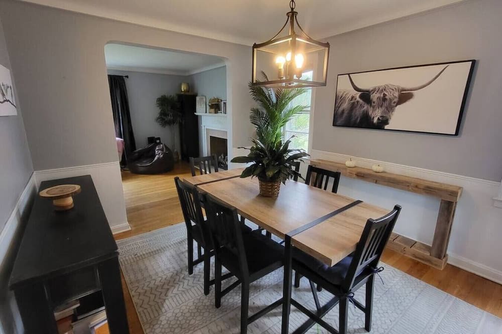 Photo of Others in Lyndhurst