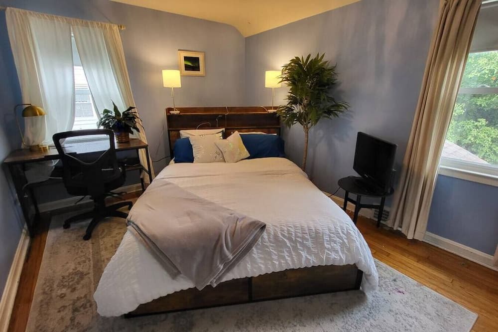 Photo of Others in Lyndhurst