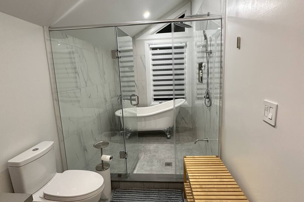 Photo of Bathroom in Innisfil