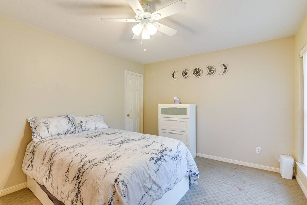 Photo of Bedroom in Damon