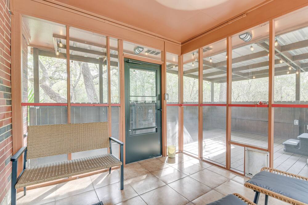 Photo of Bathroom in Damon