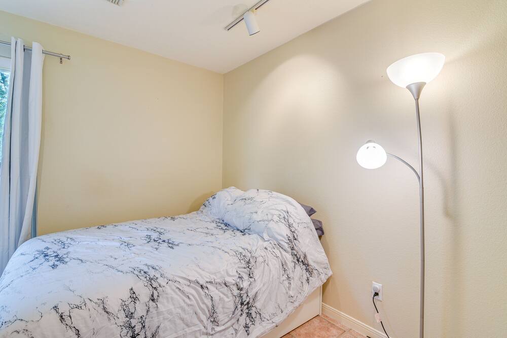Photo of Bedroom in Damon