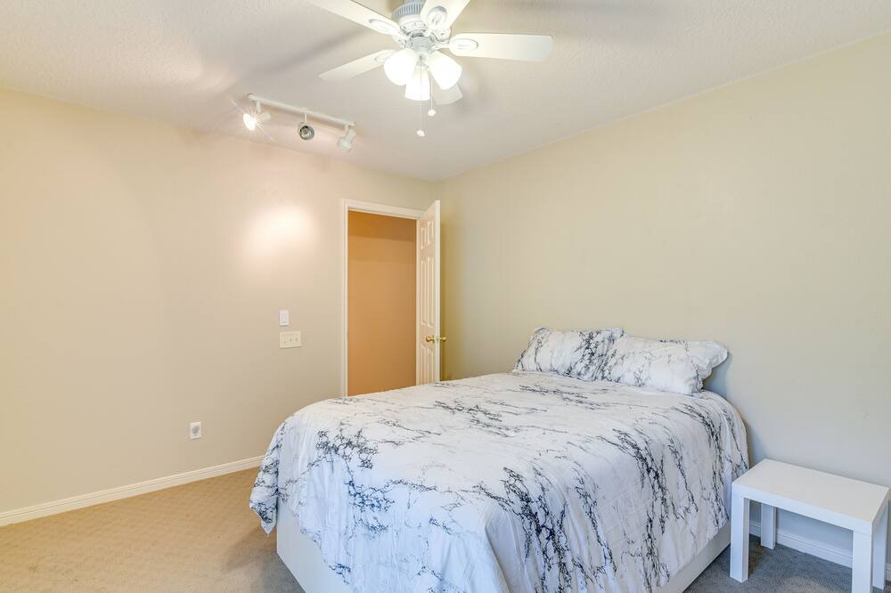 Photo of Bedroom in Damon
