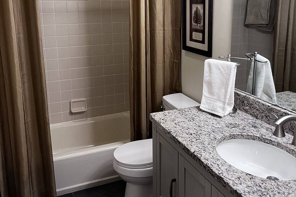 Photo of Bathroom in Buechel