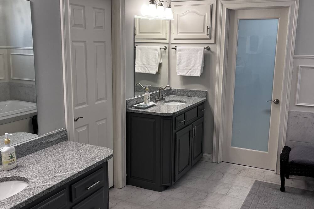 Photo of Bathroom in Buechel