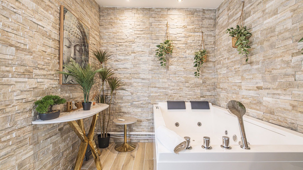 Photo of Others in Courlancy