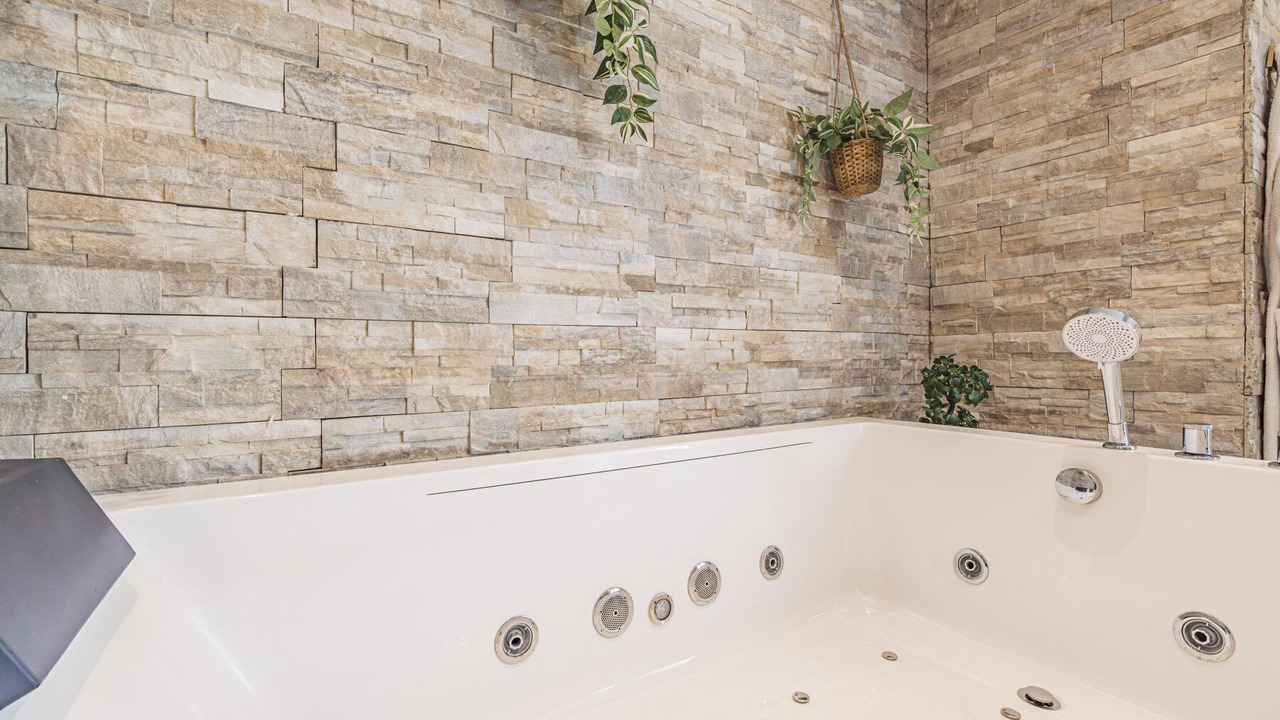 Photo of Others in Courlancy