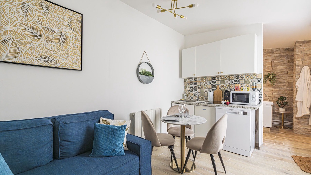 Photo of Livingroom in Courlancy