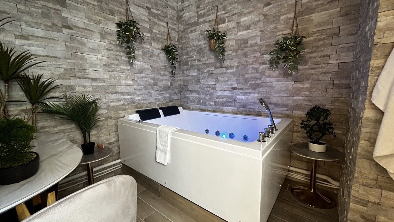 Photo of Others in Courlancy