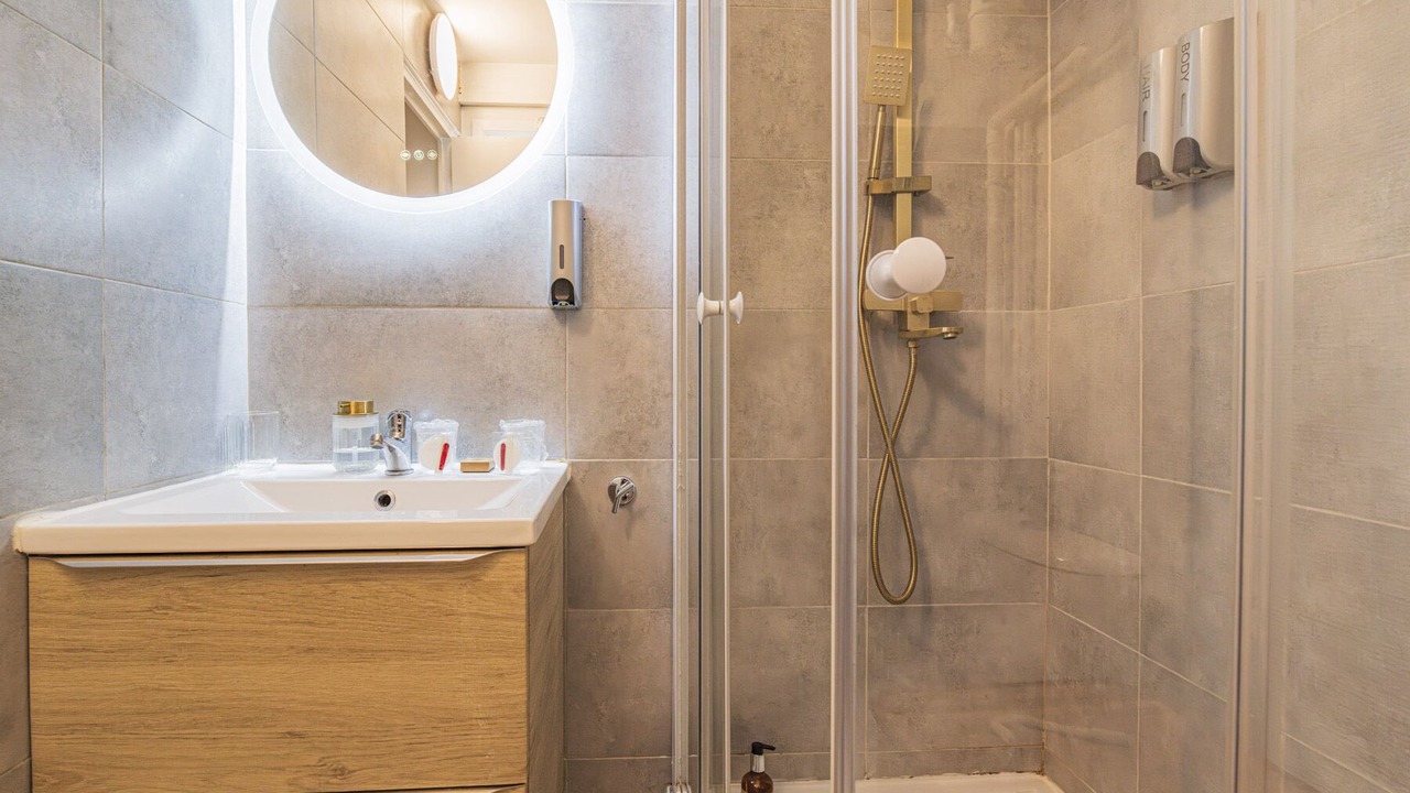 Photo of Others in Courlancy