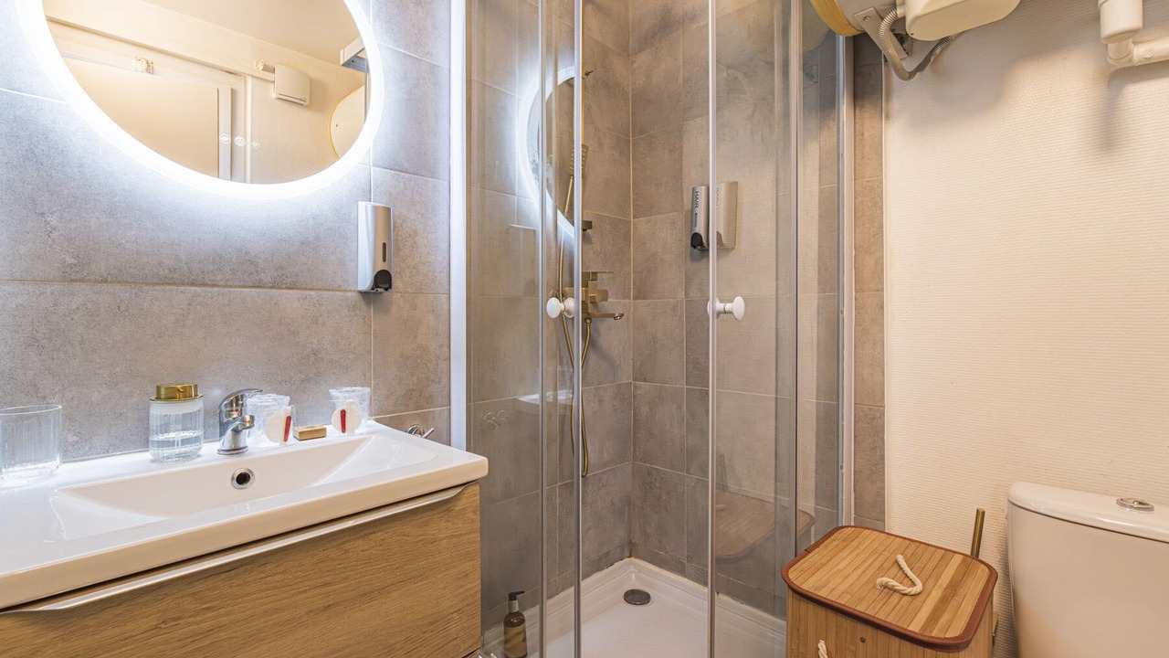 Photo of Others in Courlancy