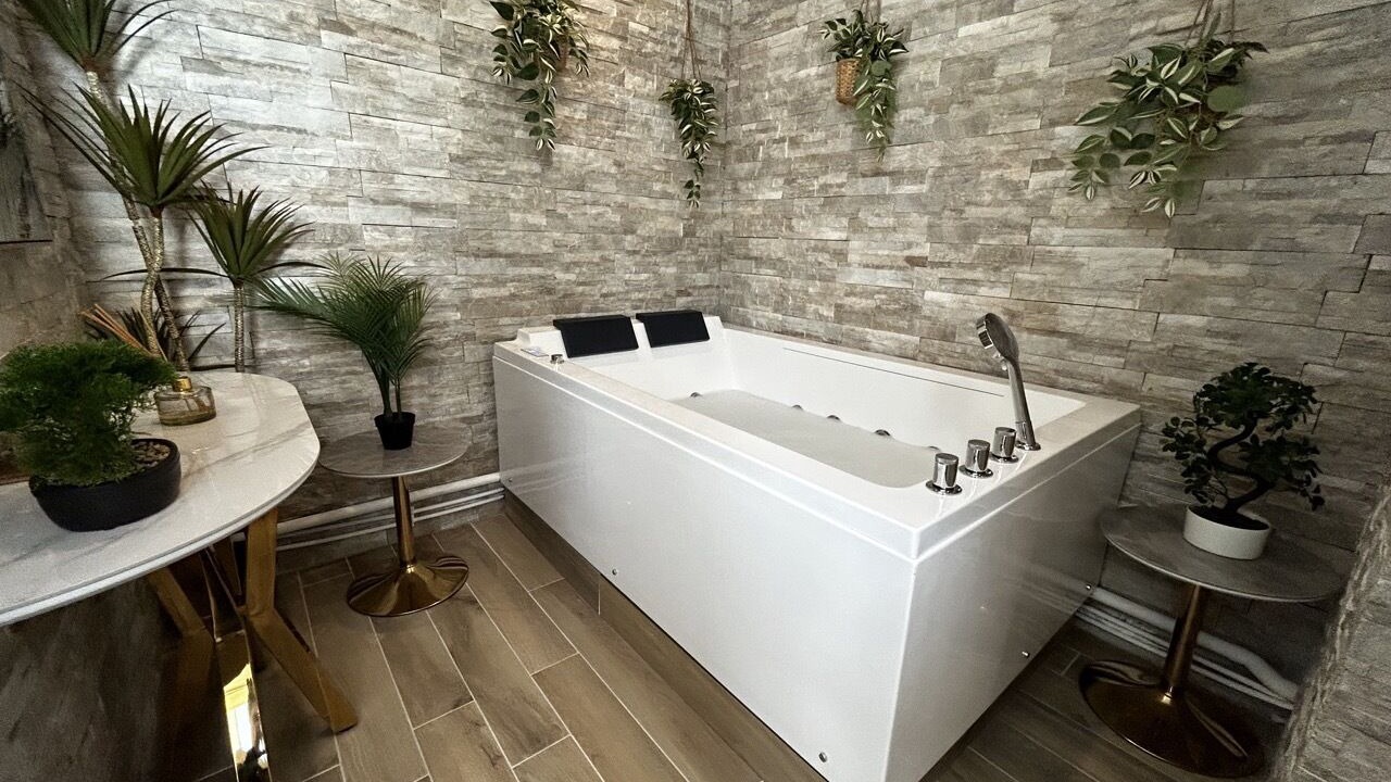 Photo of Others in Courlancy