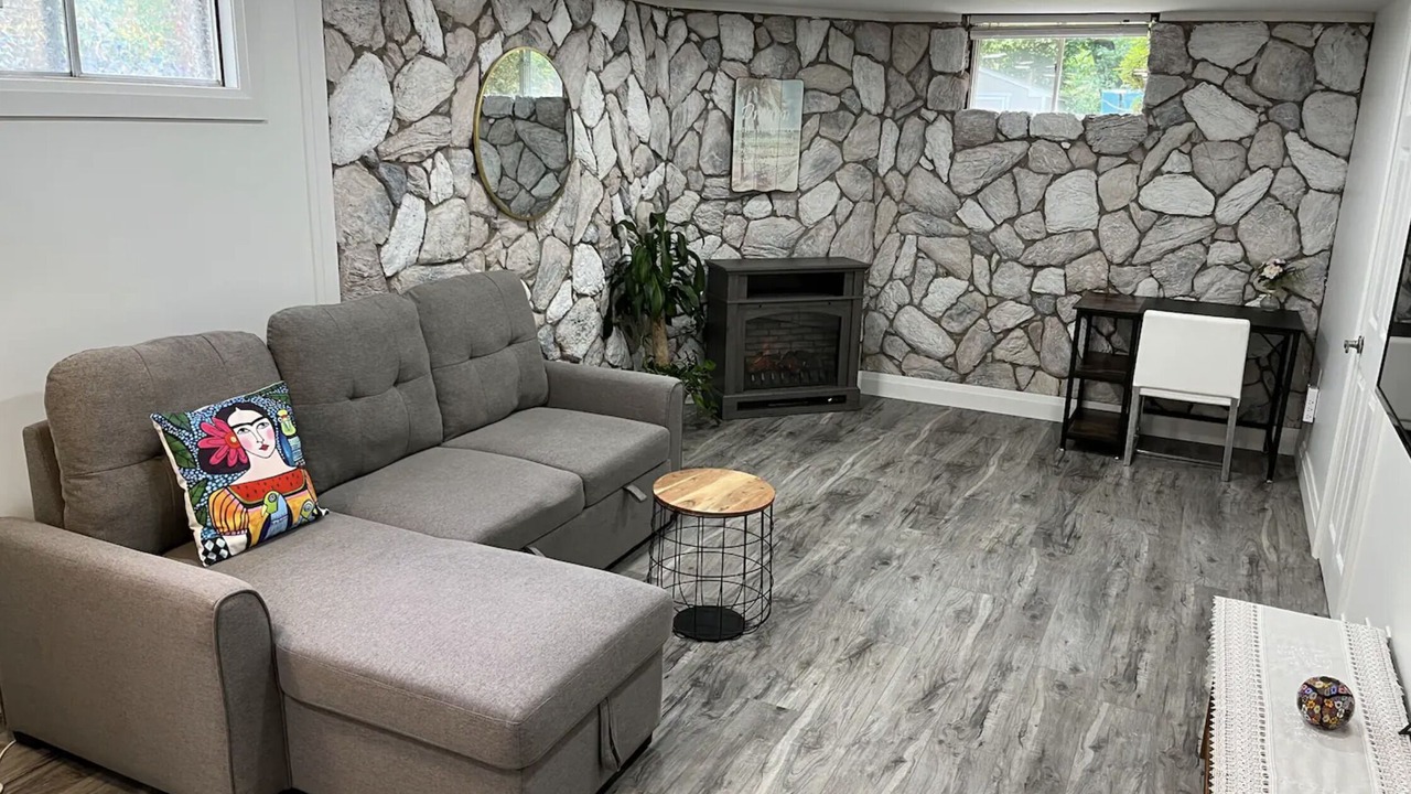 Photo of Livingroom in Hespeler
