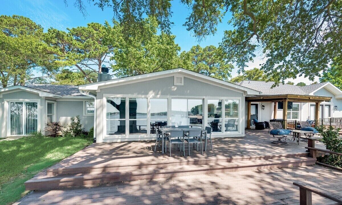 Photo of Patio Balcony in Enchanted Oaks