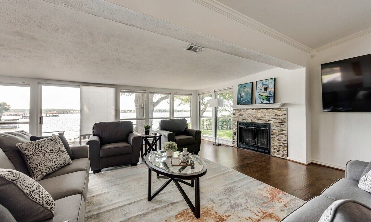 Photo of Livingroom in Enchanted Oaks