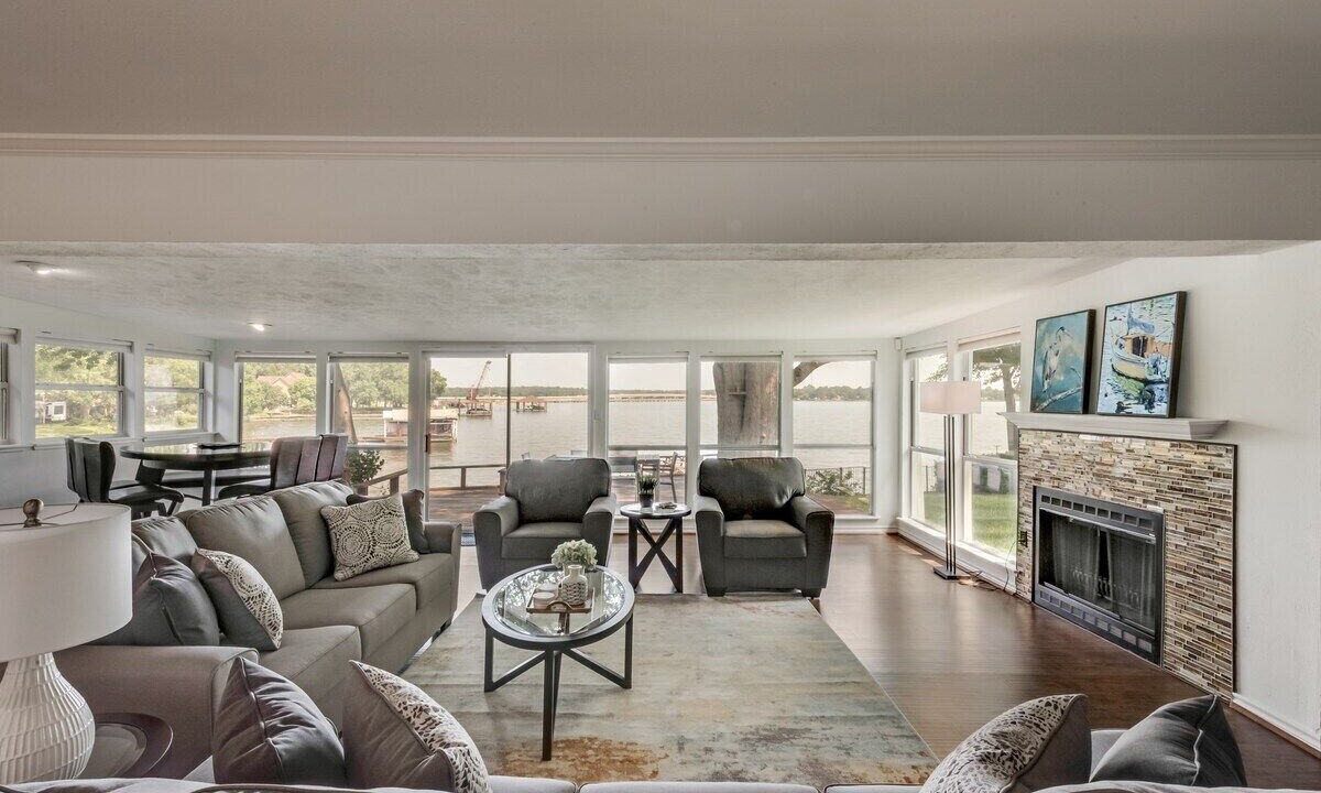 Photo of Livingroom in Enchanted Oaks