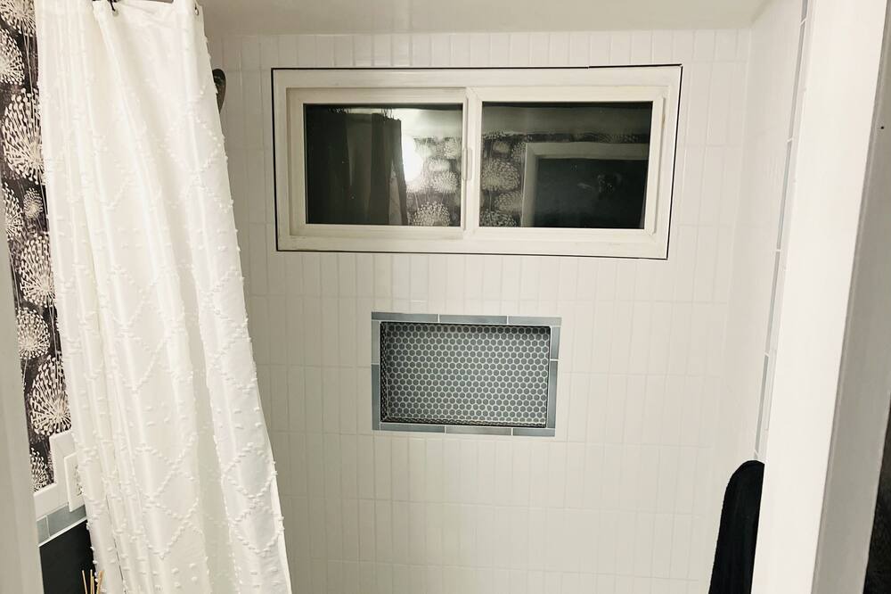 Photo of Bathroom in Aspen Park