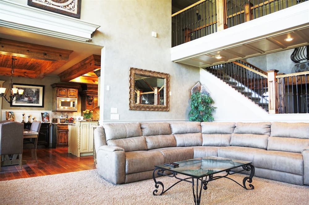 Photo of Bedroom in Ada County