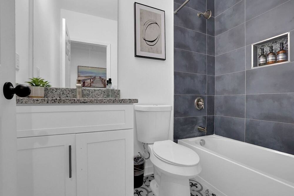 Photo of Bathroom in Collier Heights