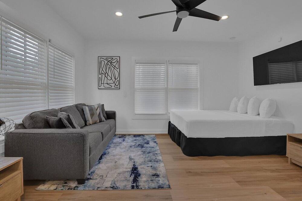 Photo of Bedroom in Collier Heights