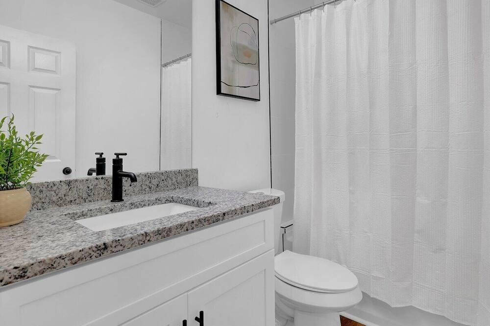 Photo of Bathroom in Collier Heights