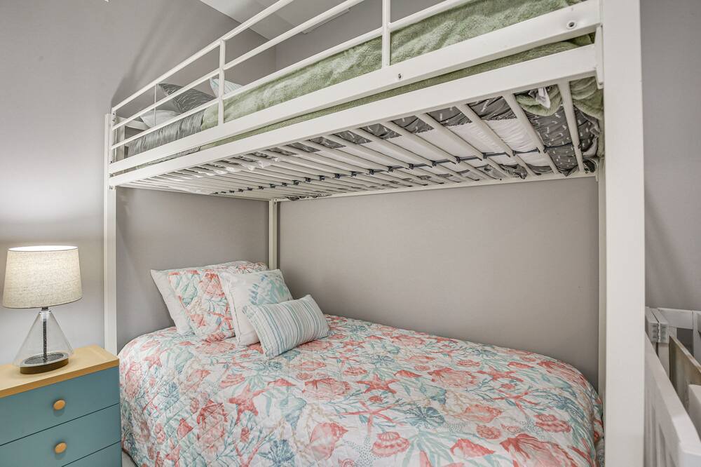 Photo of Bedroom in Edgewood