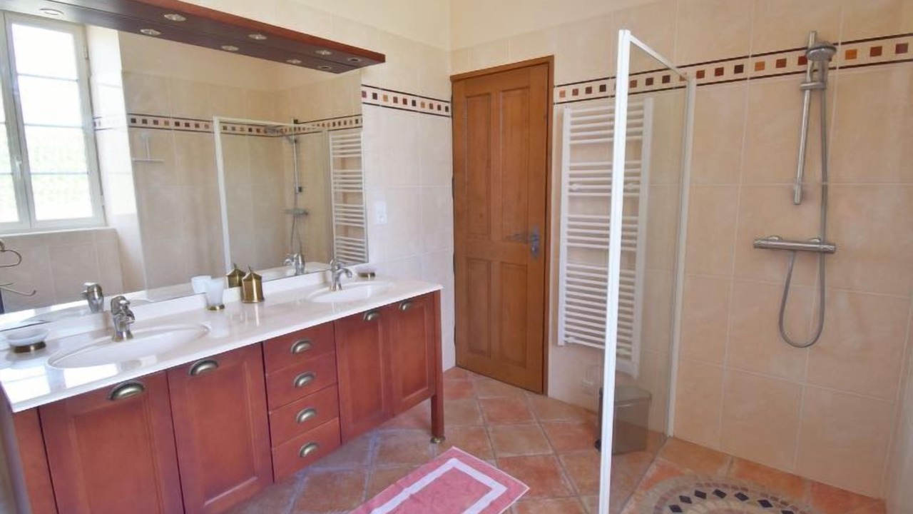 Photo of Bathroom in Saint-Georges