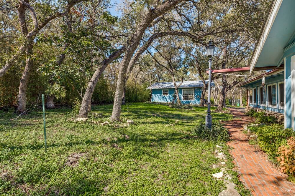 Photo of Outdoor in Vance Jackson