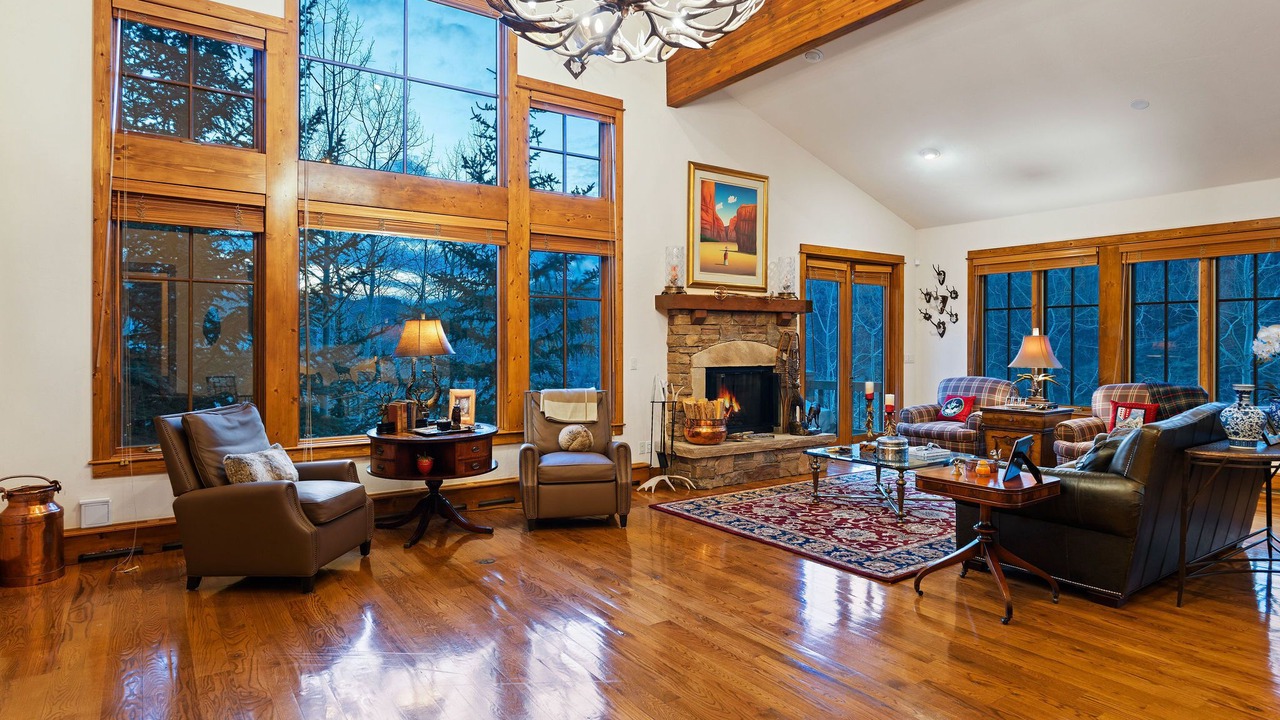 Photo of Livingroom in Highland Meadows