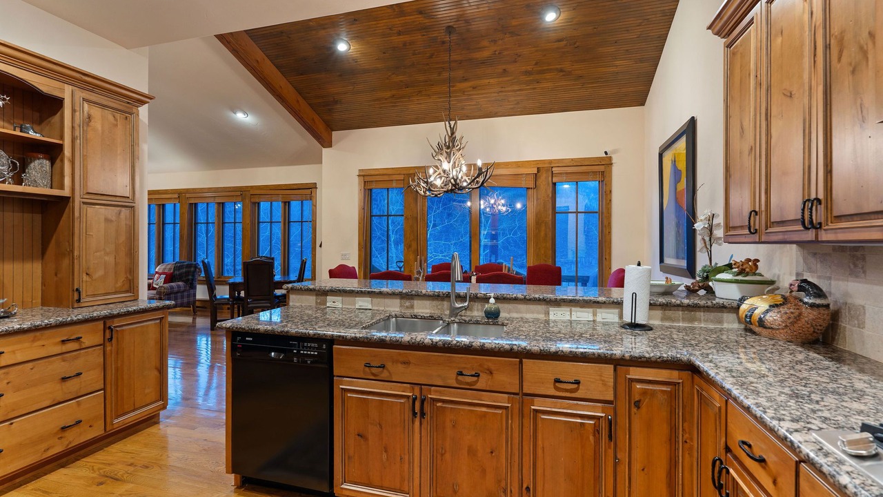 Photo of Kitchen in Highland Meadows