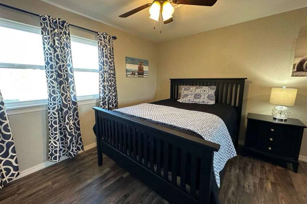 Photo of Bedroom in Ponca City
