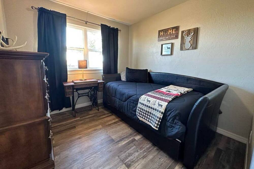 Photo of Bedroom in Ponca City