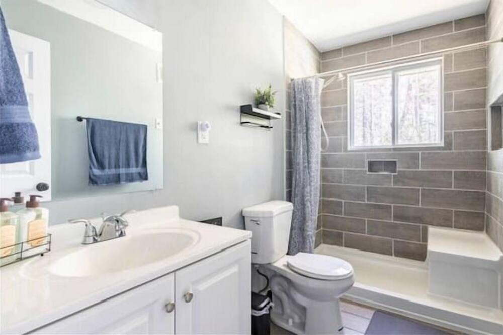 Photo of Bathroom in Pocono Summit