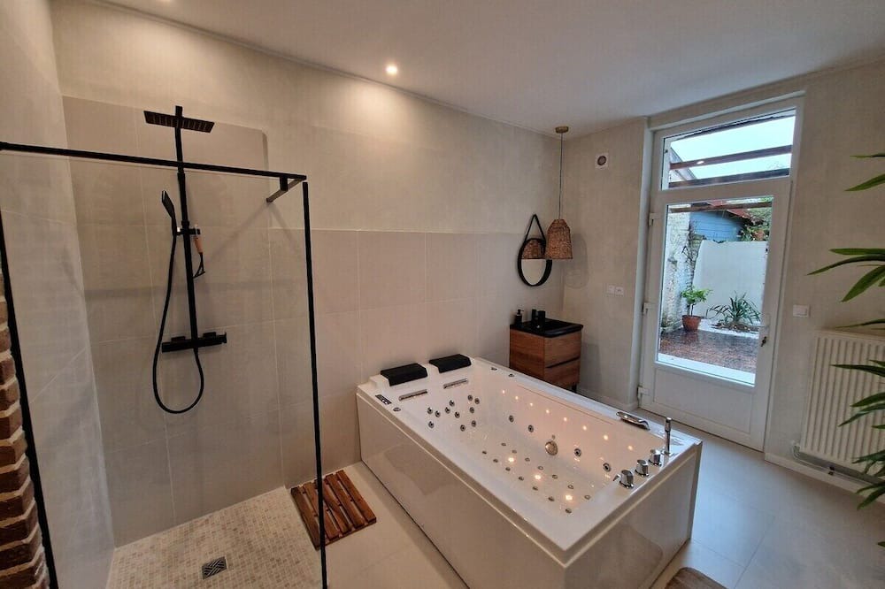 Photo of Bathroom in Anzin